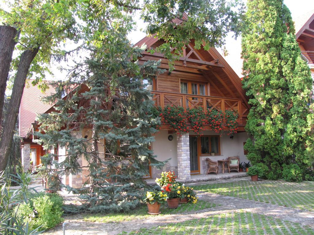 Toelgyes Apartment Hajdúszoboszló Δωμάτιο φωτογραφία